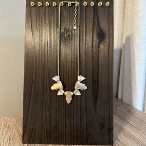 Gold necklace with marble detail